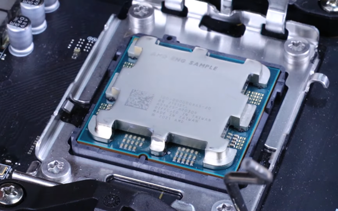 COMPUTEX 2022 | AMD锐龙7000系列处理器真身曝光：触点式设计