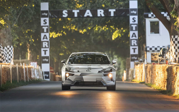 极星Polestar 5首发亮相 定位电动4门GT轿跑