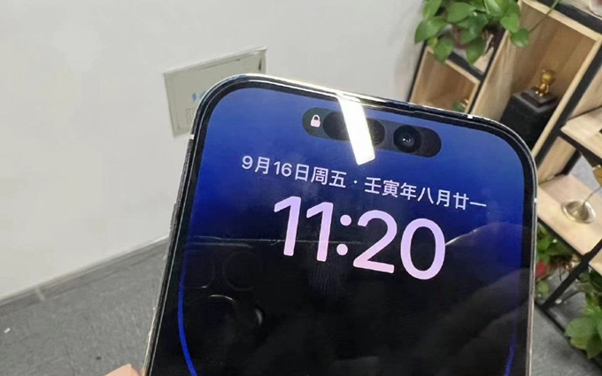 iPhone 14 Pro后盖被吐槽不耐划，同时灵动岛出现色差等问题