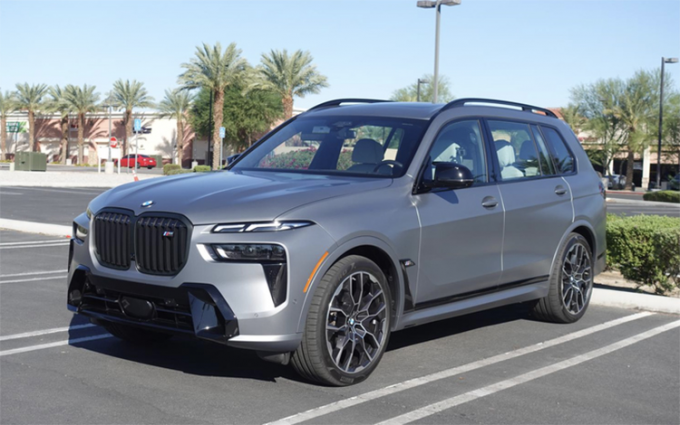 新款宝马X7 M60i实车照曝光 搭载轻混系统