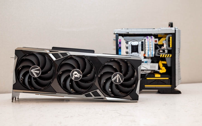 分离式“智屏”令人惊艳：iGame GeForce RTX 4090 Vulcan OC显卡首发评测