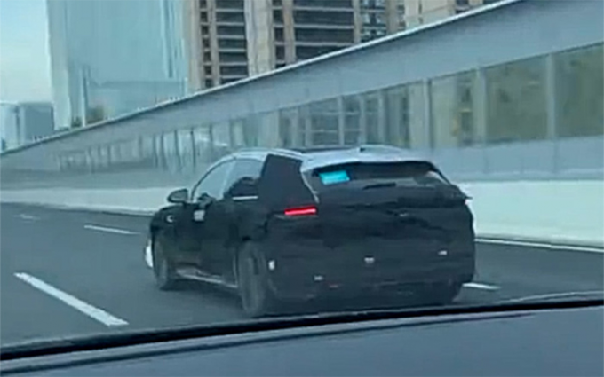 蔚来全新车型路试谍照曝光 或为ET5旅行版