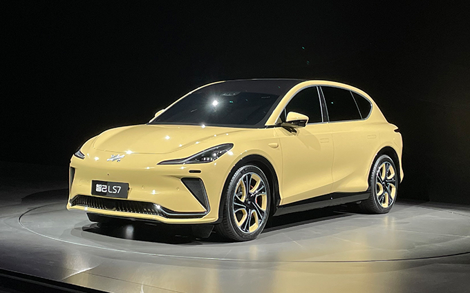 智己LS7开启预售，35万元起，定位中大型豪华SUV，明年2月上市
