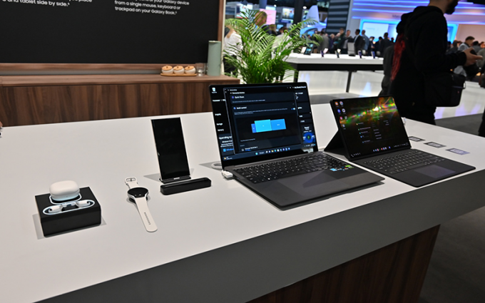 MWC2023 | 三星Galaxy S23延续旗舰配置 耳机平板手表笔记本产品一同列阵