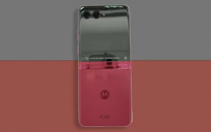 疑似moto Razr 2023折叠屏真机图曝光 采用洋红与银色混搭设计