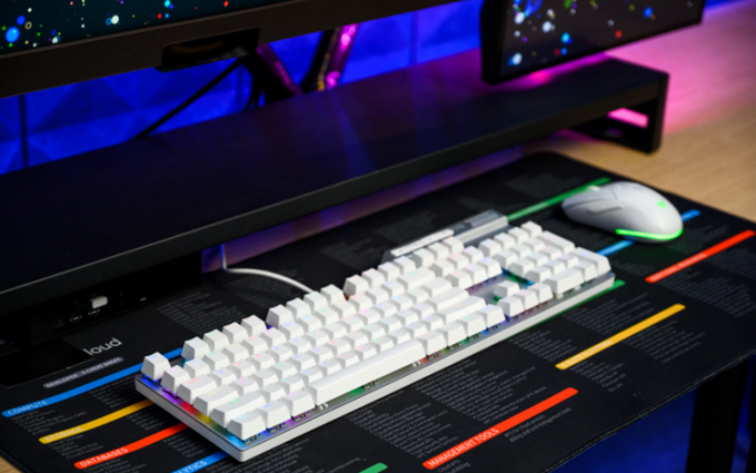 雷柏V700DIY热插拔型游戏机械键盘评测：不仅按需而变，更支持热插拔！