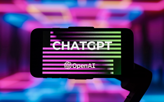 ChatGPT上线APP，瞬间冲上苹果商店免费版排行第二