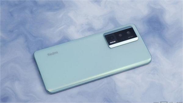 Redmi K60 Ultra设计图曝光，后置三摄、窄边框直角屏