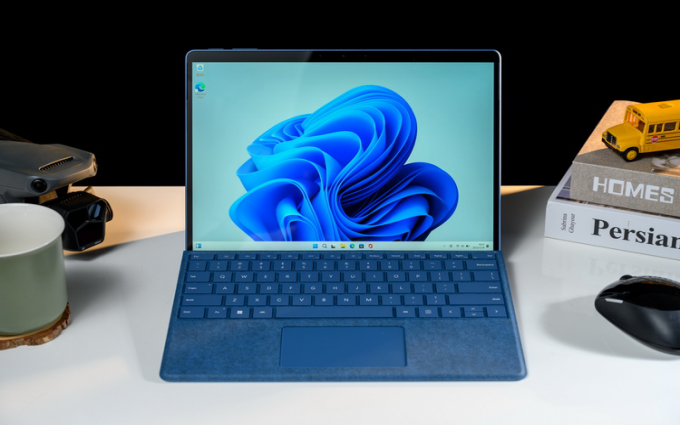 想要轻巧且性能强大的生产力工具？那就选微软Surface Pro 9二合一电脑