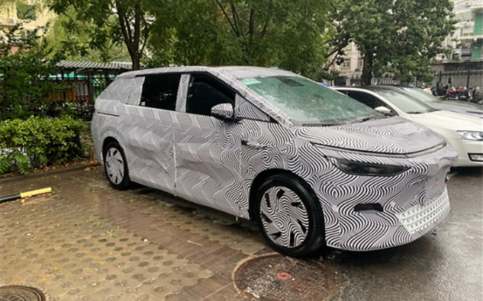 小鹏X9谍照曝光 定位年轻态MPV