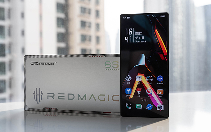 红魔8S Pro+简评:骁龙8 Gen 2领先版和红芯R2加持,能带来怎样的游戏体验?