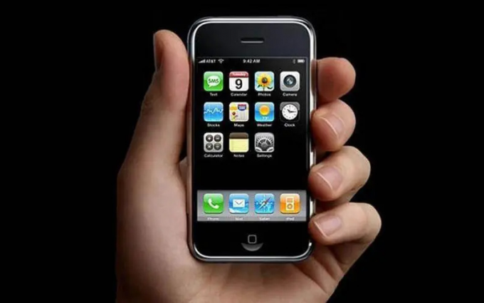 4GB初代iPhone拍出天价，雷军在微博也发布其初代产品的包装？