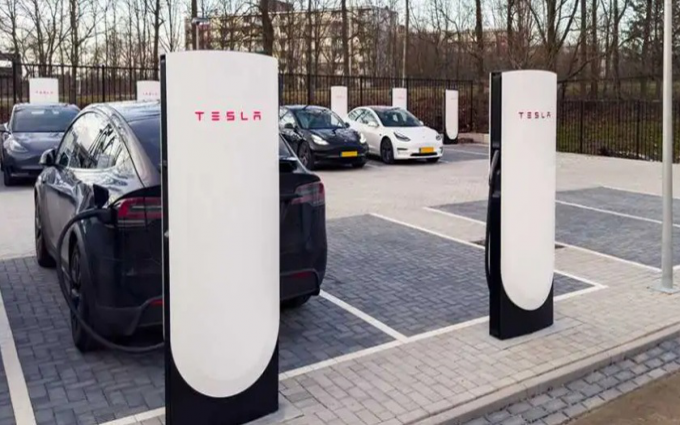 最快350kW！V4超充扩展至英国和挪威