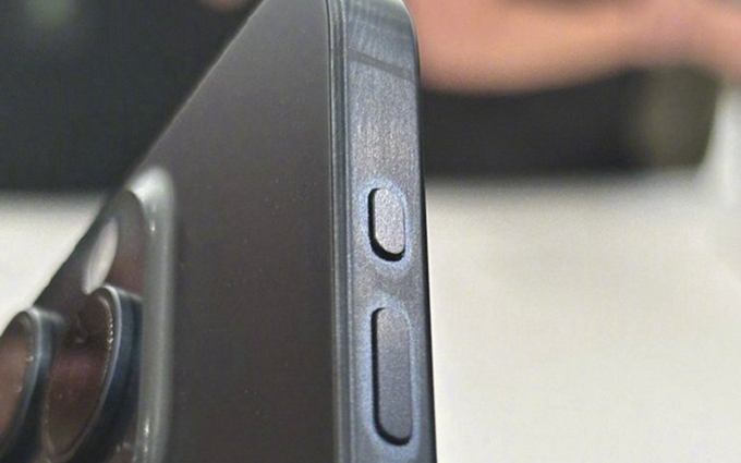 苹果承认iPhone 15 Pro系列边框存在变色问题，并给出了解决方案