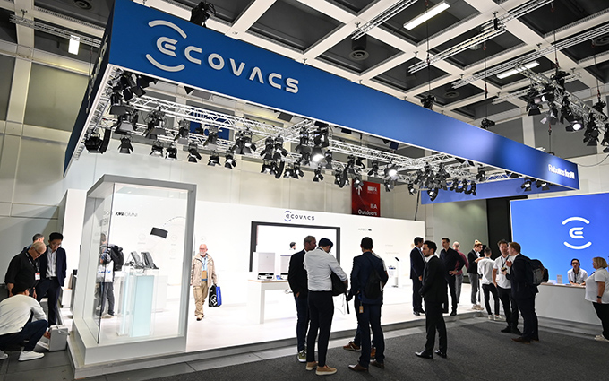 IFA2023丨科沃斯全场景家用服务机器人亮相IFA，赋能智慧清洁