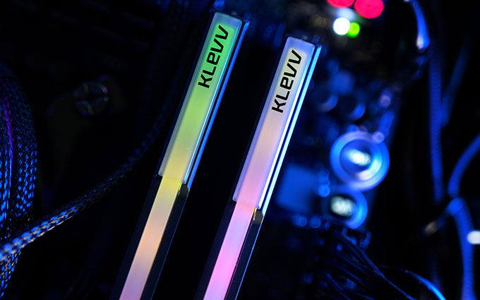 KLEVV科赋CRAS V RGB DDR5-7200评测：高性能内存之选