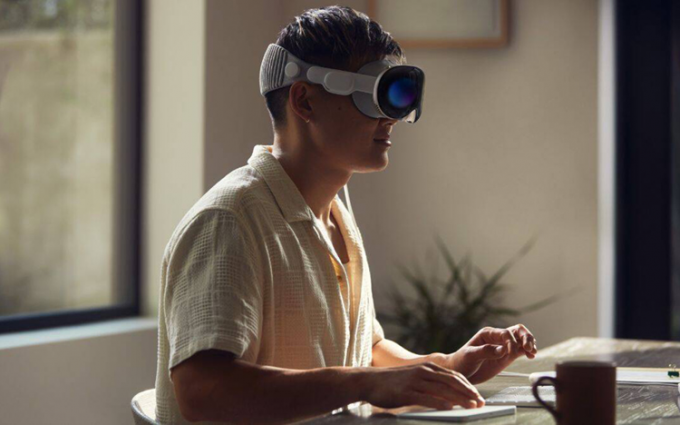 Vision Pro三天卖爆18万台！但仍难逃“小众产品”定位
