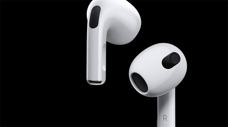 苹果或今年发布两款AirPods 4，高配版充电盒配有扬声器及主动降噪