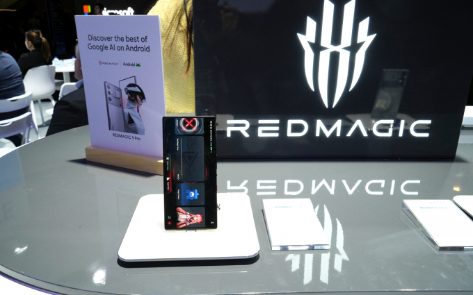 MWC2024丨红魔全电竞生态“刷屏”，诠释酷炫未来设计