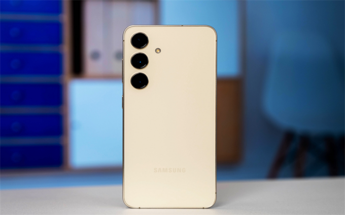 国内卖不出去的三星Galaxy S24系列，用户满意度首次超越iPhone 15系列