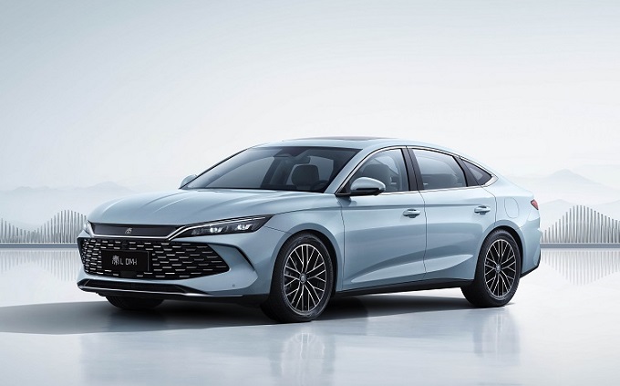 续航2100km，油耗2.9升！9.98万起的比亚迪秦L DM-i，要颠覆新能源？