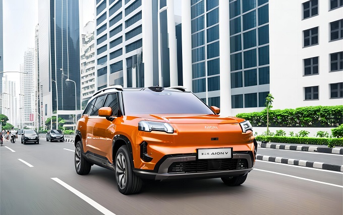外观是亮点，续航最长750km！全新埃安AION V正式上市