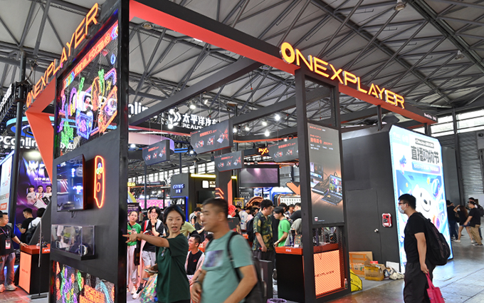 OnexPlayer携游戏掌机参展ChinaJoy，开展首日被游戏玩家瞬间挤满