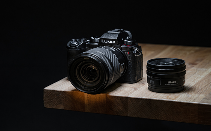 松下發(fā)布Lumix S5D相機(jī) 全幅規(guī)格的18-40mm新變焦鏡頭一同亮相