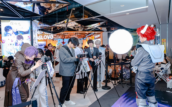 全面致敬国潮风,稳定便捷且实用!优篮子三脚架亮相“佳次元”路展