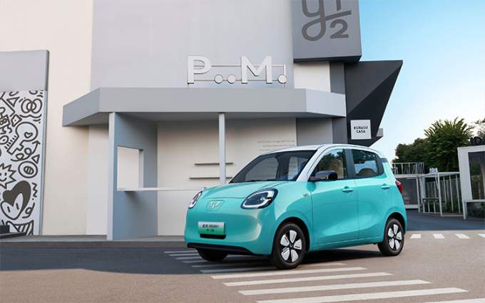 四门版五菱宏光MINIEV官宣：旗下首款四门A00级小车，圆润可爱