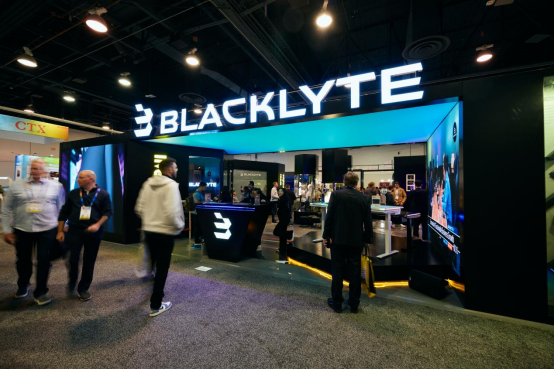 Blacklyte逐夜亮相2025 CES 生态新品震撼登场
