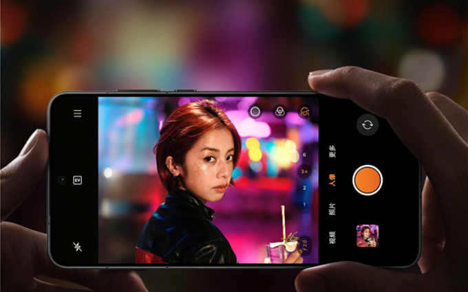 刘作虎揭秘OPPO Find X8 Ultra第五颗镜头：命名丹霞原彩，夜景还原肤色
