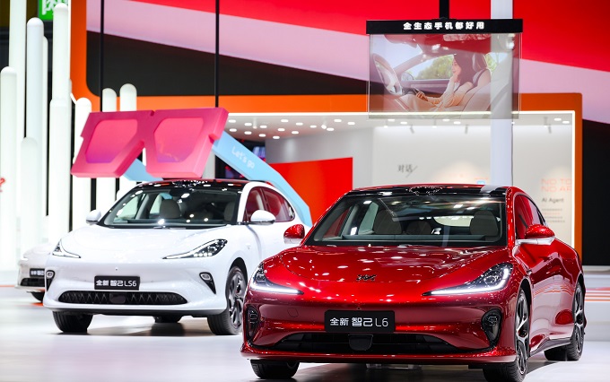 上汽拥抱华为，那智己怎么办？