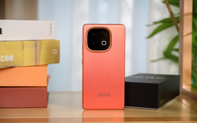 iQOO Z10 Turbo Pro外观来了~