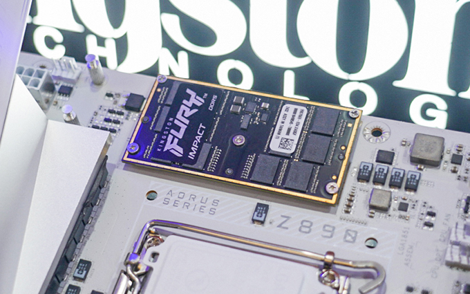 內(nèi)存領(lǐng)域新品種CAMM2引眾人圍觀，金士頓在COMPUTEX 2025大秀肌肉