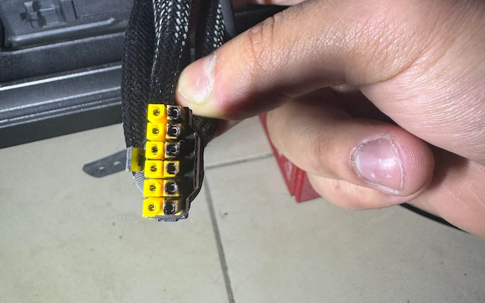 英伟达RTX 5090显卡接口又烧了,此前公开声称不会复现