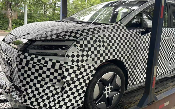 10萬元級七座MPV，還是側滑門，五菱新車曝光