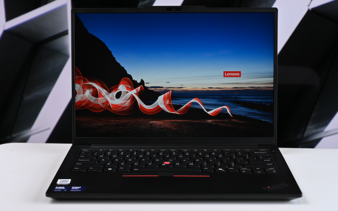 ThinkPad E14 2025评测：硬盘换上长江存储PC411，性能续航双提升
