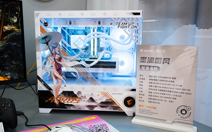国风、赛博、雕妹、痛车：技嘉BW 2025展台花样真多