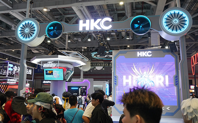 750Hz高刷屏+49英寸带鱼屏!HKC黑科技显示器在BW2025秀翻全场