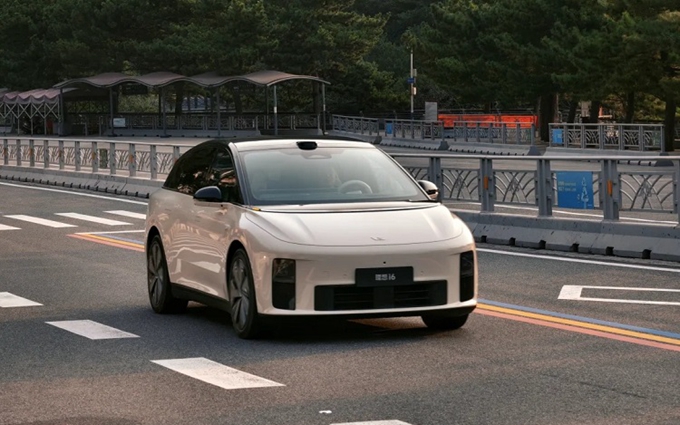 理想i6实车曝光，9月份上市！李想：中大型纯电SUV最具竞争力产品