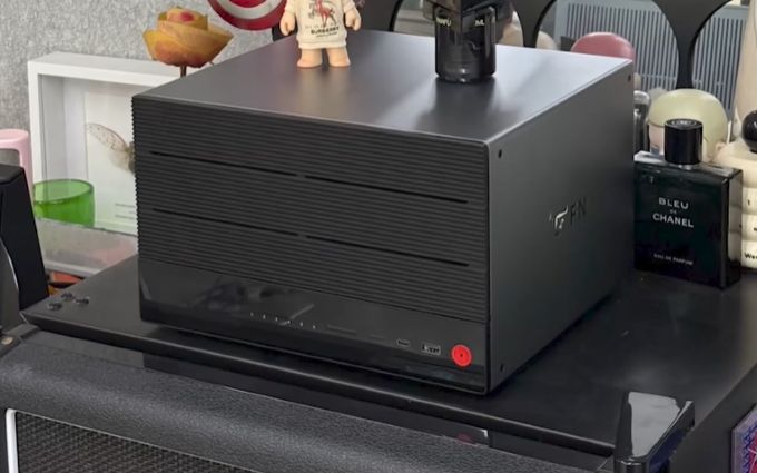 飞牛真要自己做NAS了,官宣六盘位NAS十月中旬与大家见面!