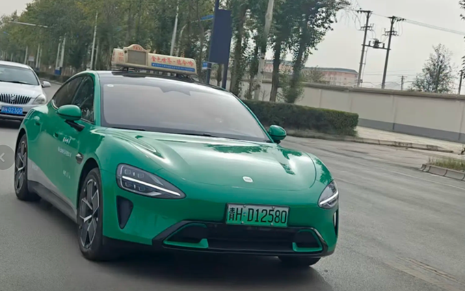 小米SU7跑出租车,车主同意、乘客开心,同行不乐意直接举报了!