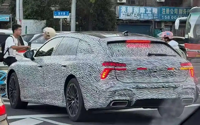 海外A6同款车尾?疑似上汽奥迪A7L旅行版谍照曝光