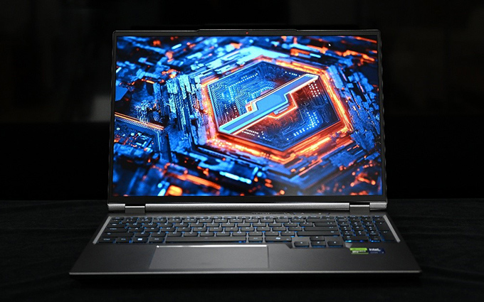 机械革命耀世16 Ultra评测：长江存储PC450加持，大学生的全能伙伴