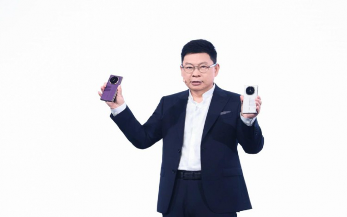 华为Mate XTs 非凡大师发布，小艺再进阶非凡AI智慧体验