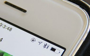 如何让蓝牙耳机电池电量在手机上显示？