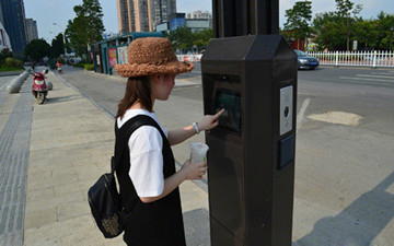 大街上也能用WiFi了！中国移动测试智能灯杆