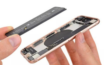 iPhone 8 Plus首爆！恐怕电池又要背锅！