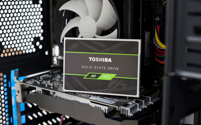 来一个全新选择  东芝首款64层3D NAND SSD——TR200全网首测